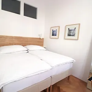 Center Apt In Best Area Near Park & Danube 20'to Airport Wien